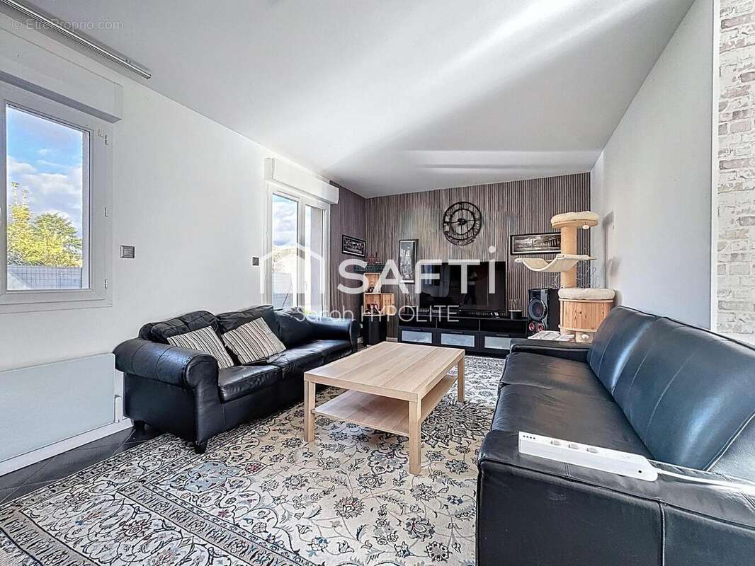 Photo 2 - Maison à ARVEYRES