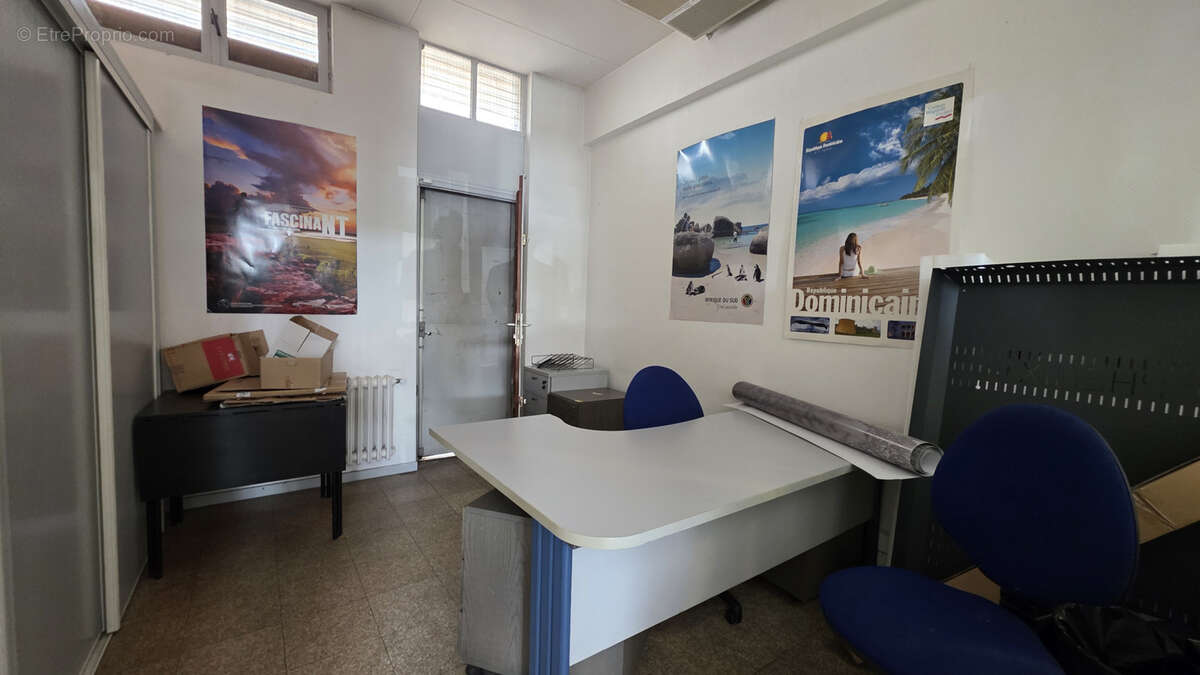 Commerce à SAINT-PRIEST