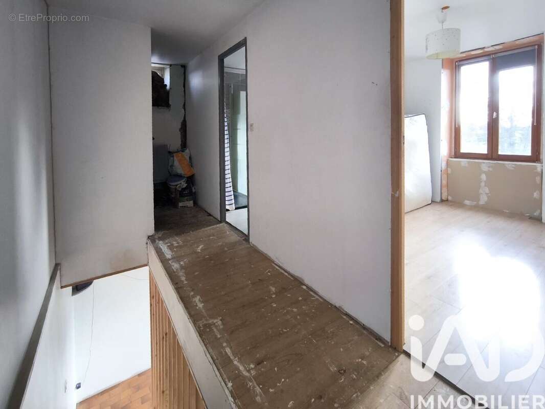 Maison 122 m² à Soulles  - photo 4