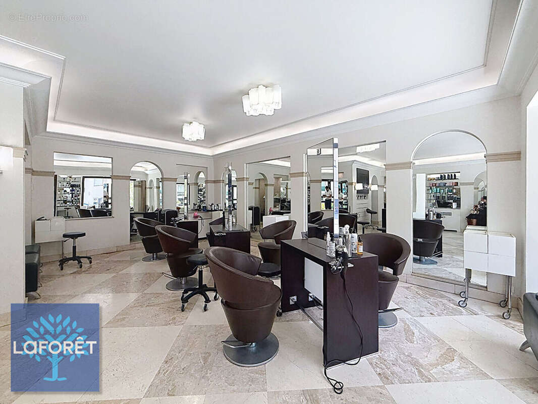 Cannes centre ? fonds de commerce salon de coiffure ? emplacement premium - photo 3