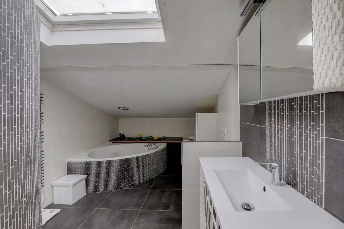 Maison à LAPEYROUSE-FOSSAT