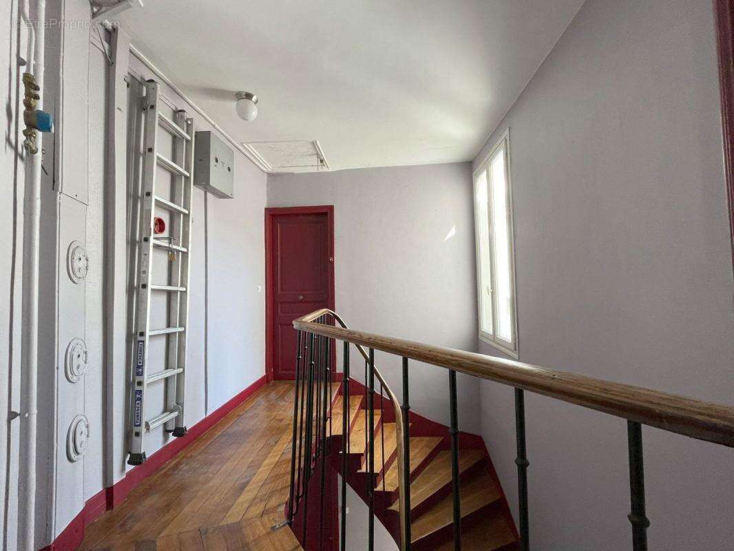 Appartement à PARIS-18E