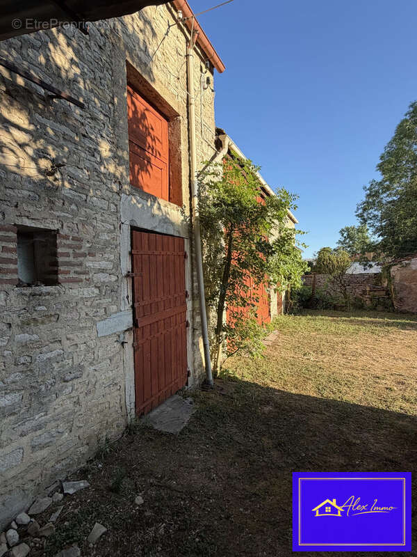 Maison 235 m² à Sainte-Marie-La-Blanche  - photo 7