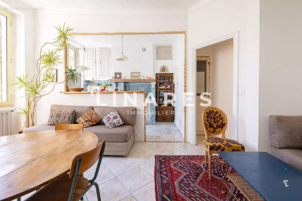 Appartement à MARSEILLE-1E