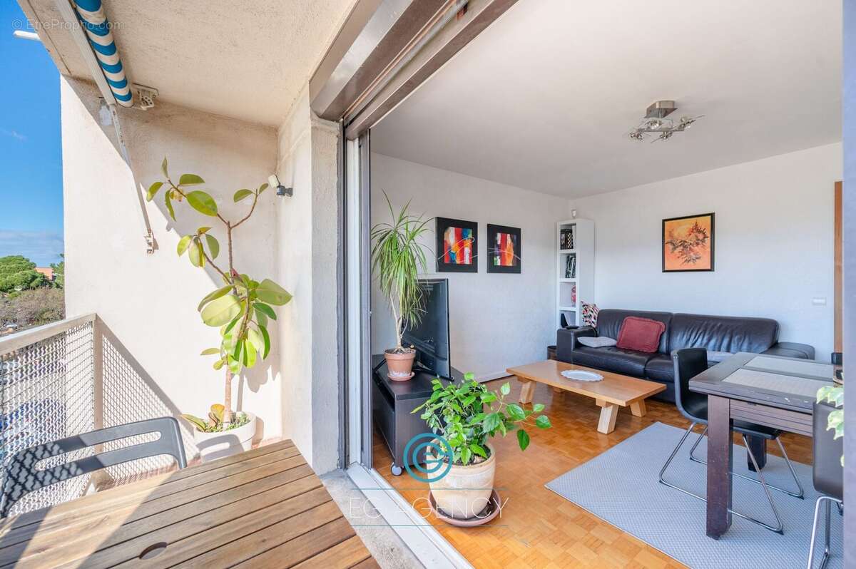 Appartement à MARSEILLE-9E