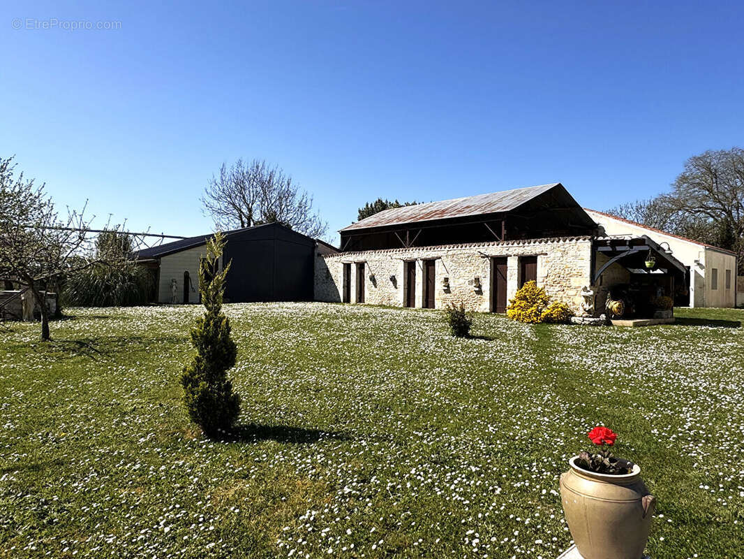 Maison à TONNAY-CHARENTE