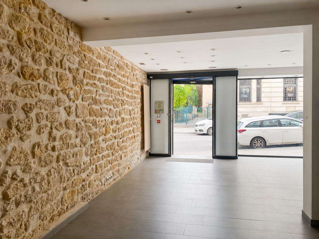 Commerce à PARIS-5E