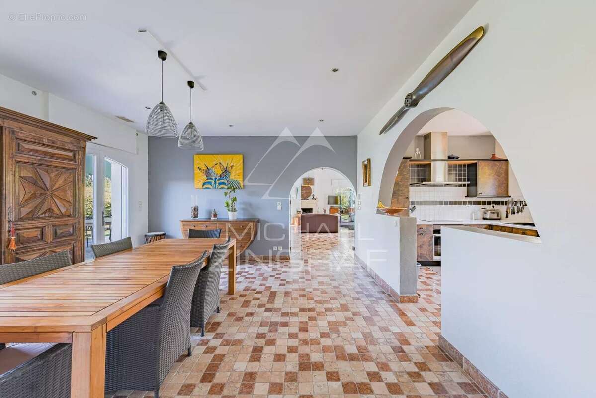 Villa contemporaine de 5 chambres - photo 6