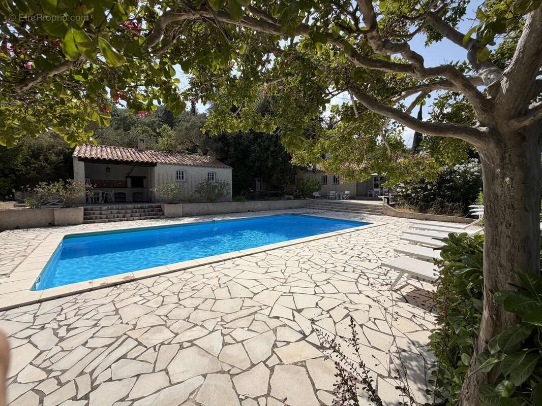 Figanières – maison avec piscine et vue panoramique - photo 9