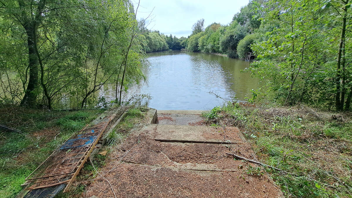 Terrain à AMAILLOUX