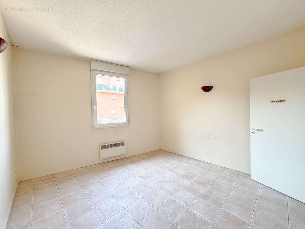 Commerce 65 m² à Tournefeuille  - photo 4