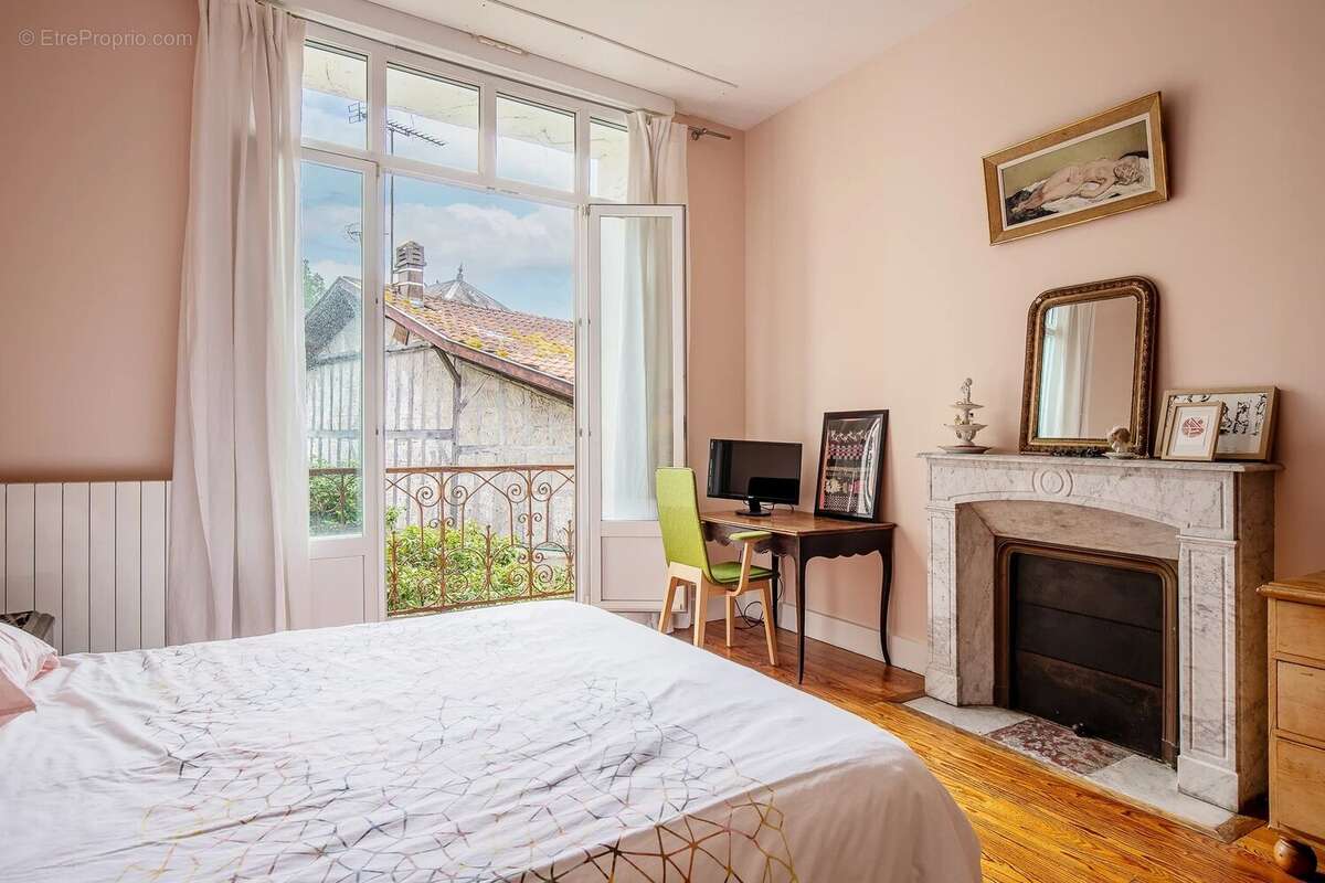 Maison à POUILLON