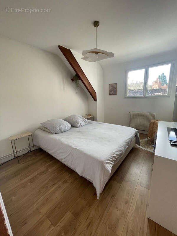 Appartement à LA QUEUE-LES-YVELINES