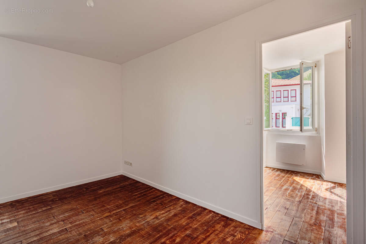 A vendre appartement t2 centre ville - photo 5