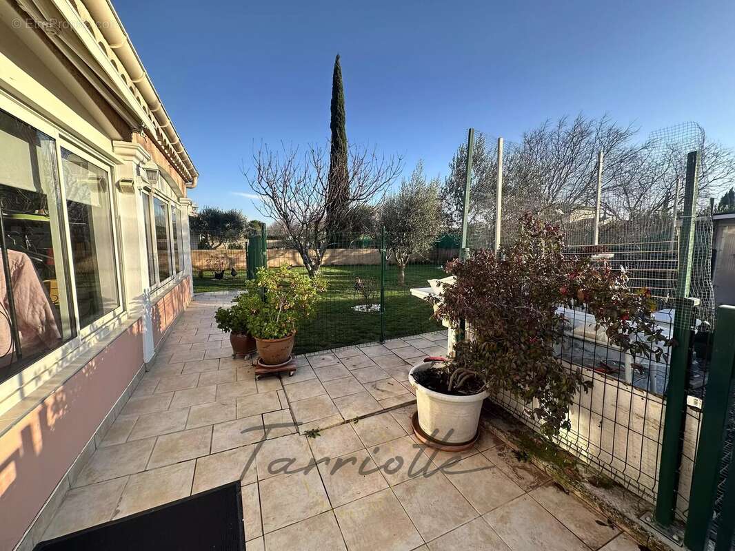 Maison à MONTELIMAR