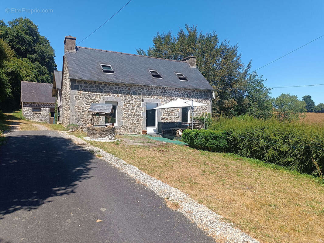 Maison à PLOUGUERNEVEL