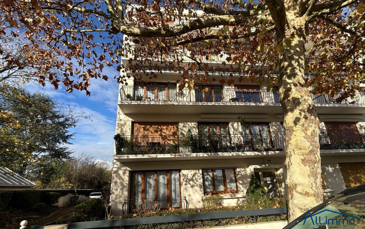 Appartement à SAINT-MAUR-DES-FOSSES