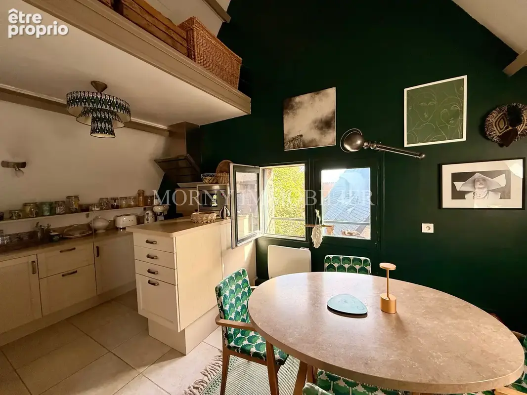 À vendre - appartement de 95m2 avec balcon et cheminées - photo 9