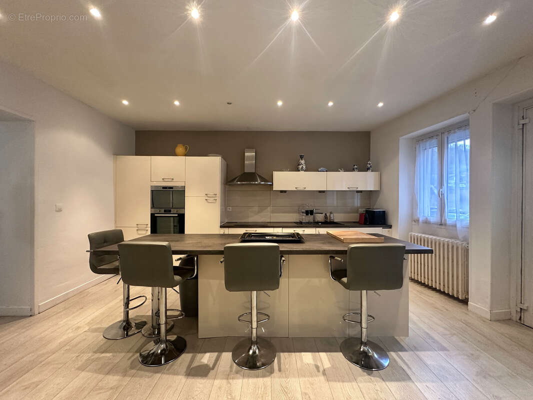 Maison à DECAZEVILLE