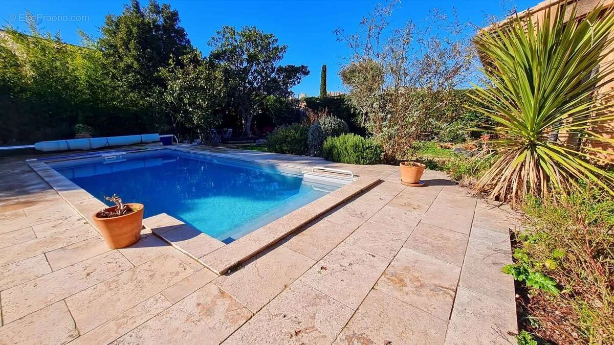 Maison à VILLENEUVE-LES-AVIGNON