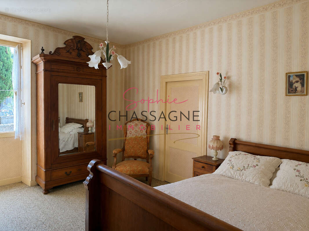 A 10 min de Branne, ensemble immobilier comprenant 3 maisons mitoyennes et une grange indépendante - photo 5