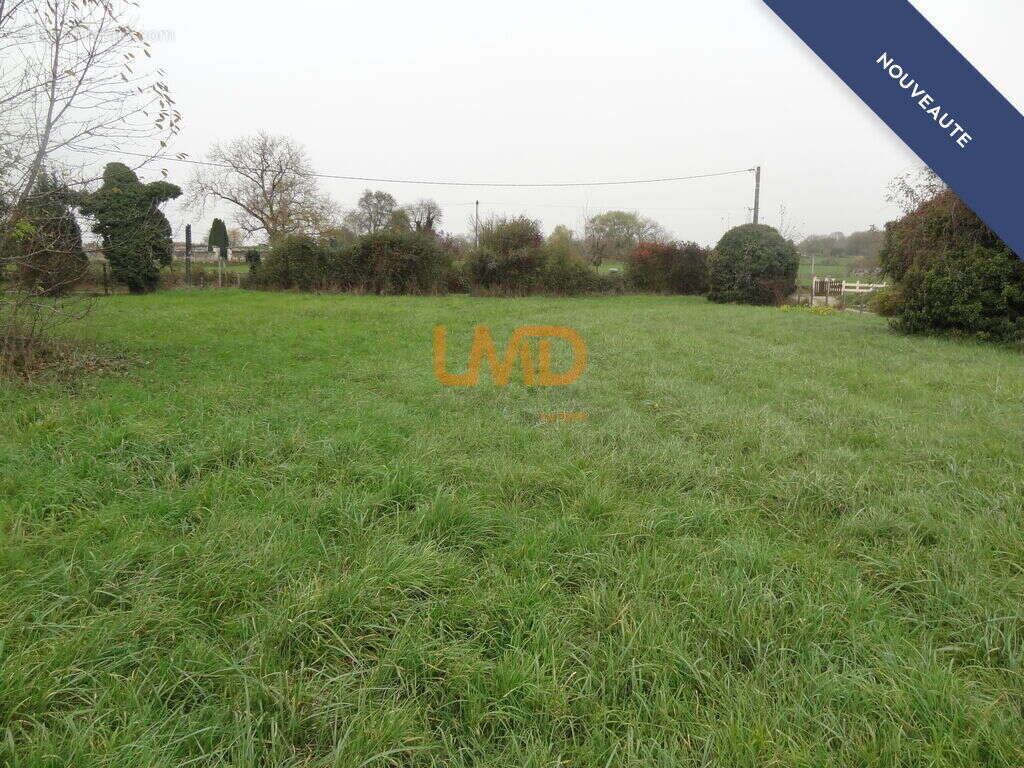 Terrain à CORGNAC-SUR-L&#039;ISLE