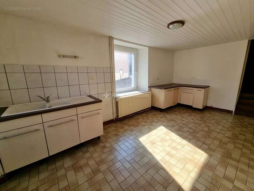 Maison à NEUFCHATEAU