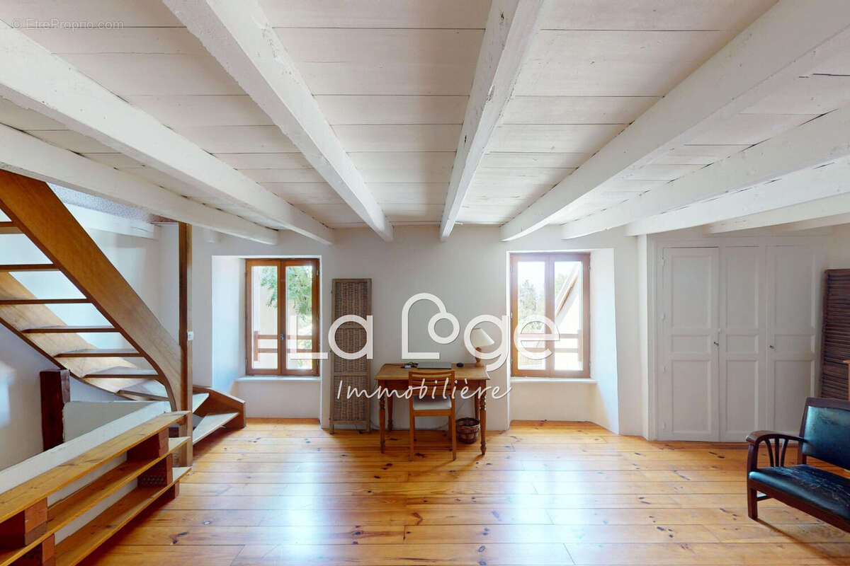 Maison 157 m² à La Rochette  - photo 9