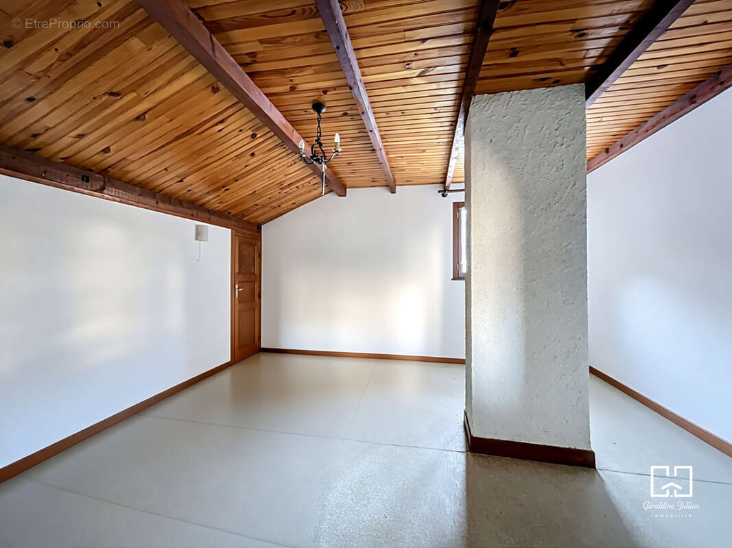 Maison à VILLAR-SAINT-PANCRACE