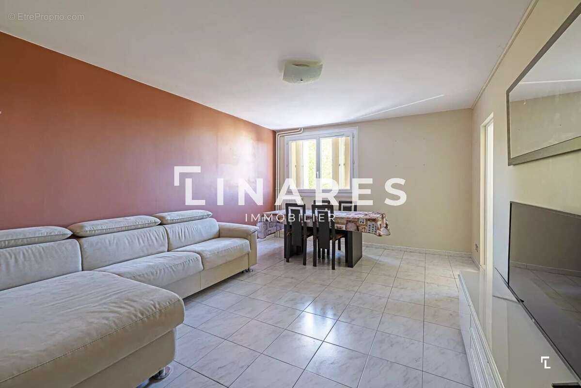 Appartement à MARSEILLE-11E