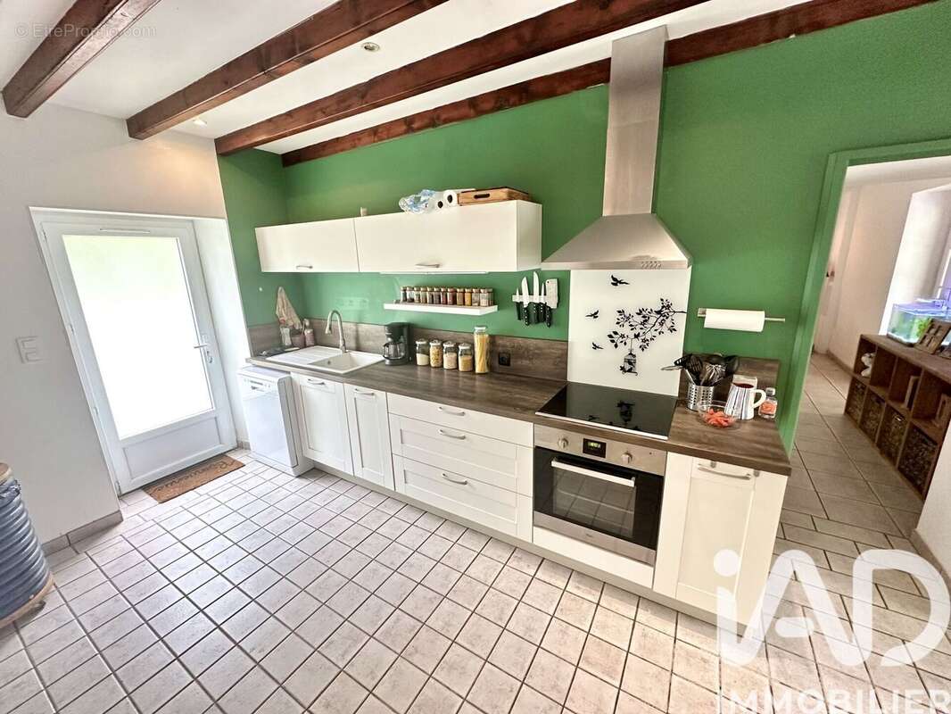 Maison 114 m² à Saint-Vincent-Sterlanges  - photo 7