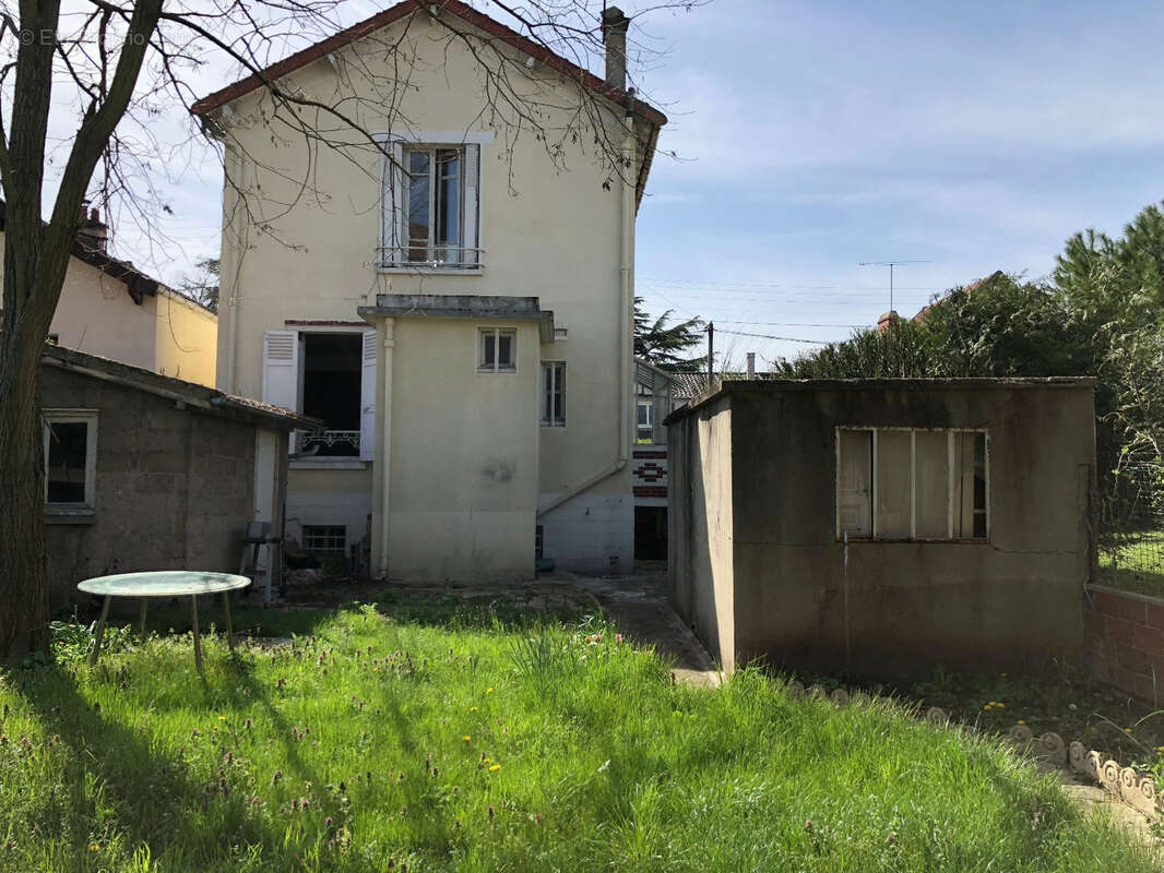 Maison à VIRY-CHATILLON