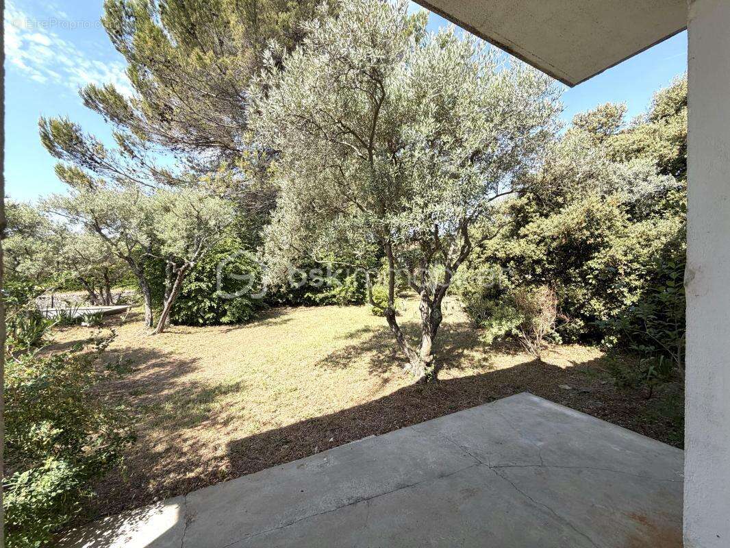 Rare à la vente : propriété avec dépendance indépendante à Saint-Saturnin-les-Apt - photo 17