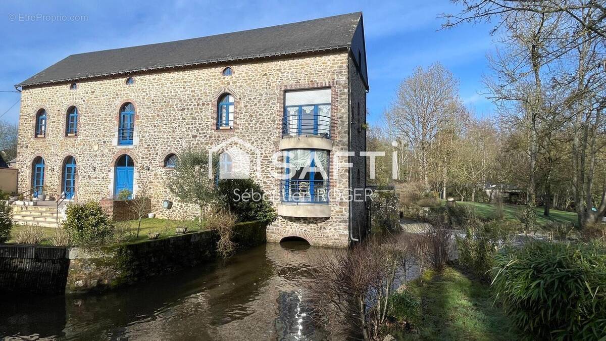 Photo 1 - Maison à MONTSURS