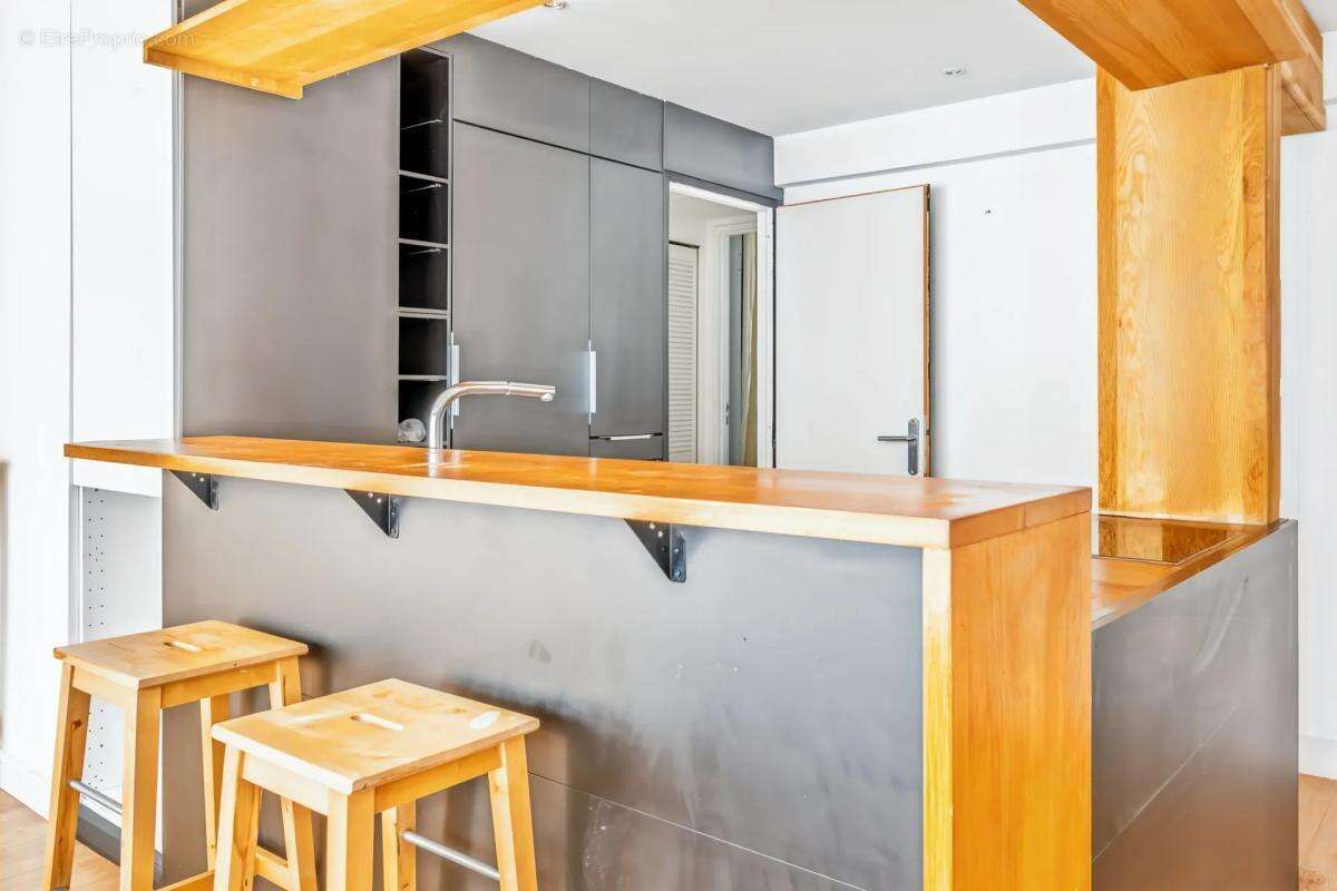 Appartement à PARIS-14E