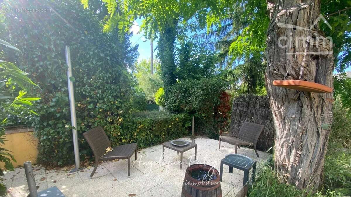 Fort potentiel ! 300 m2 Habitables avec dépendances et terrain constructible - photo 25