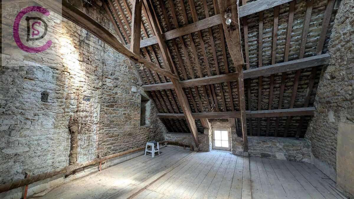 Maison à SAINT-PIERRE-EGLISE