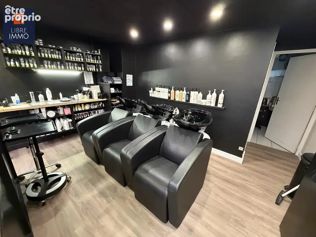 Fonds de commerce coiffure 150 m² à Pau - photo 4
