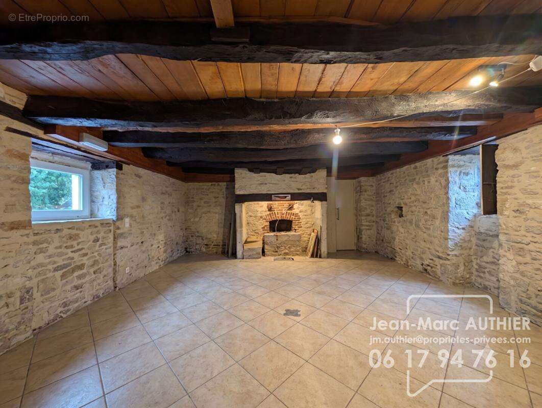 Léobard (46)  Ensemble en pierre du 18ème siècle avec 5 gîtes et piscine 752 700 - photo 14