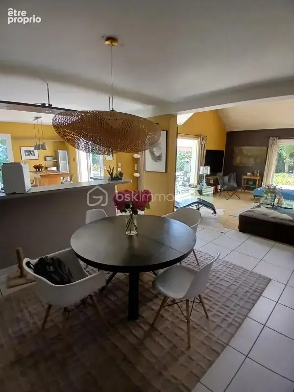 Dans un cadre enchanteur, votre maison t6  de qualite sur 12 ares avec piscine chauffante - photo 8