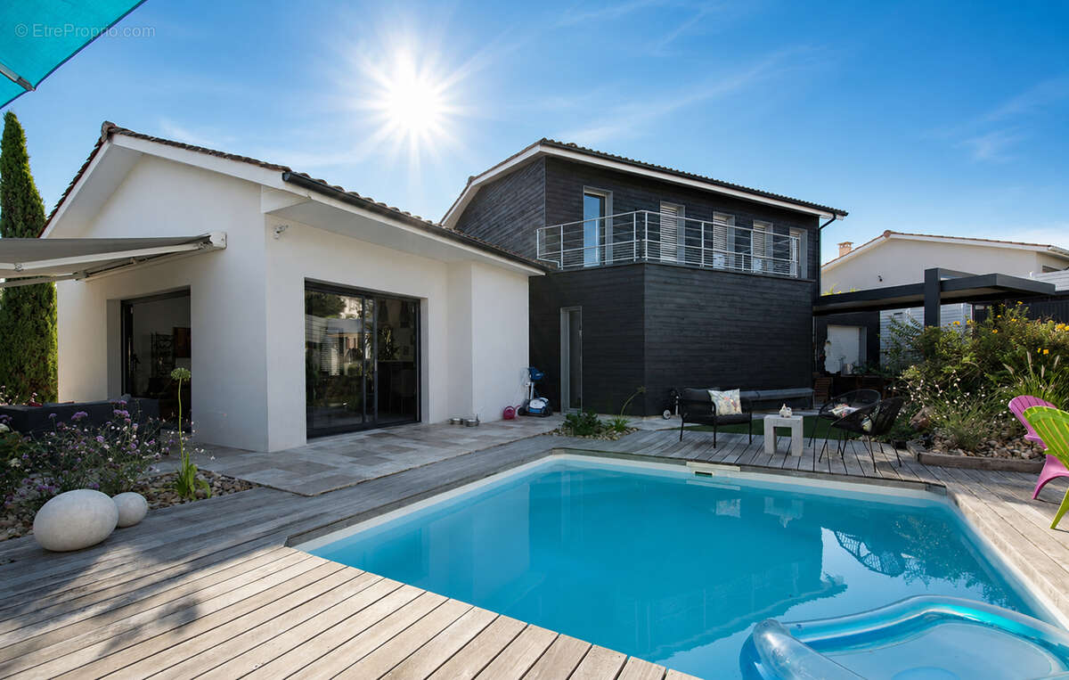 Maison à CARBON-BLANC