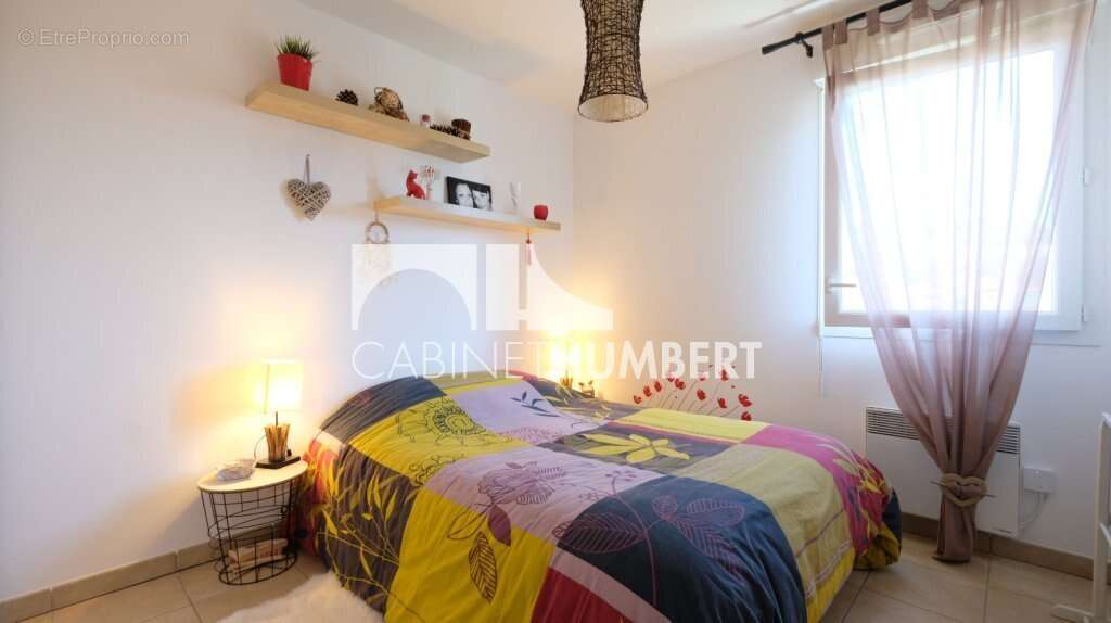Appartement à SAINT-PRIEST-EN-JAREZ