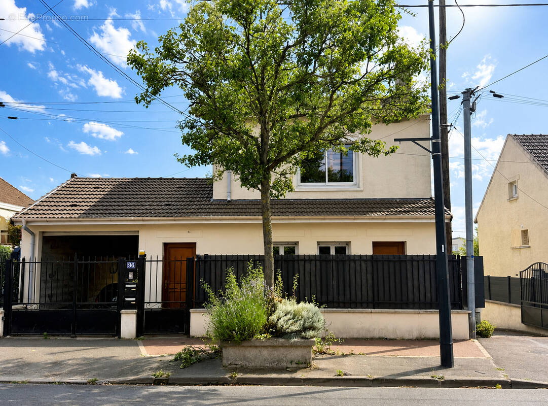 Maison à NEUILLY-PLAISANCE