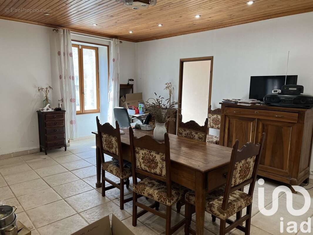 Photo 8 - Maison à COURCOME