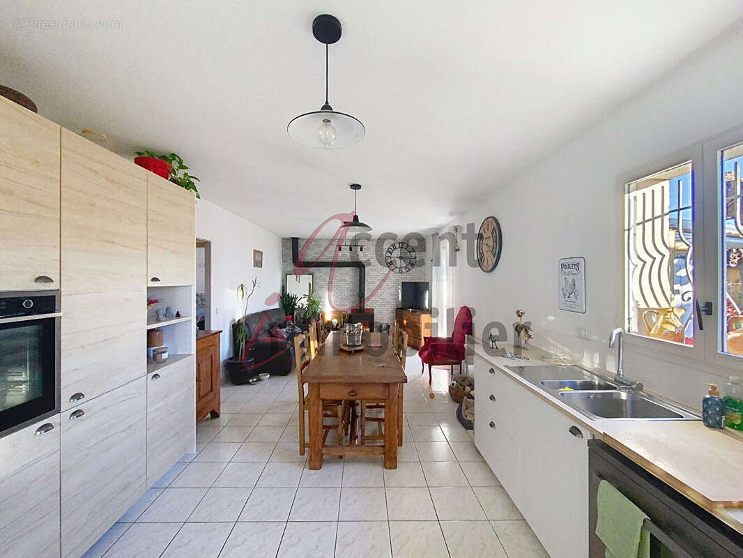 Maison à CHEVAL-BLANC