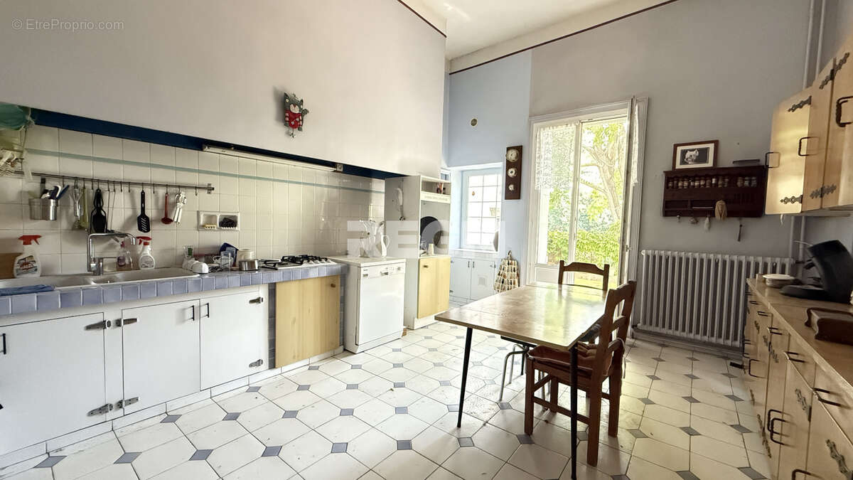Maison à MONTBAZIN