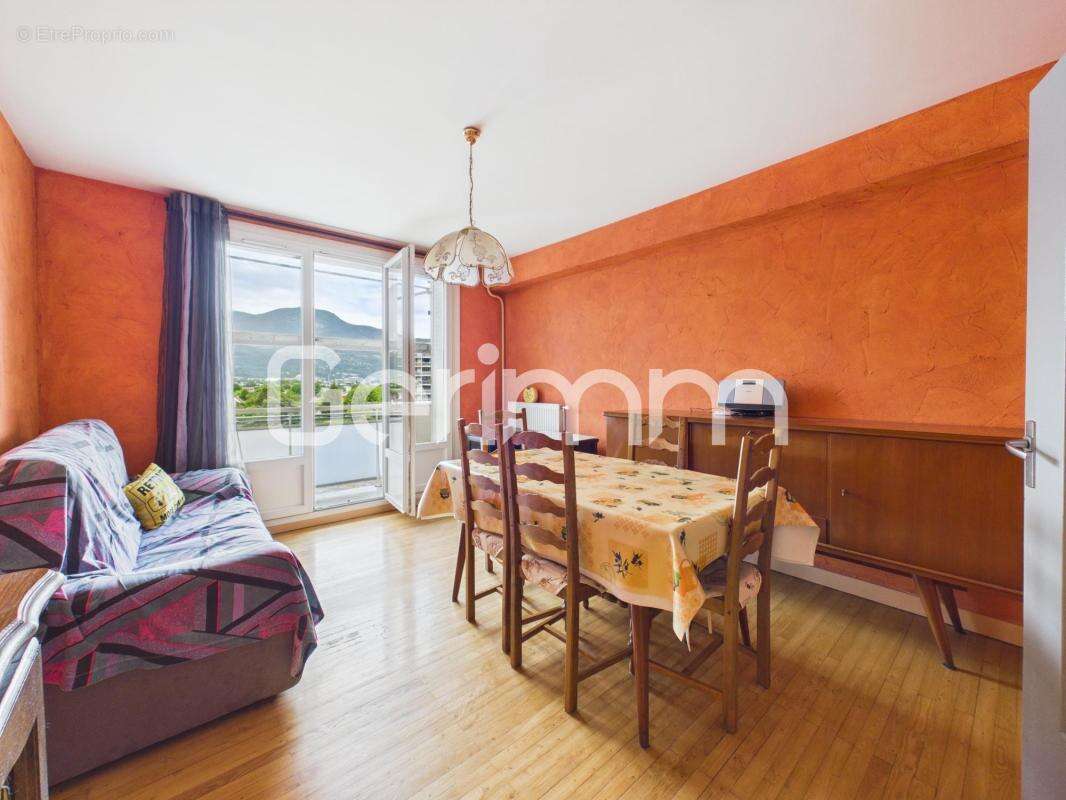 Appartement à SASSENAGE