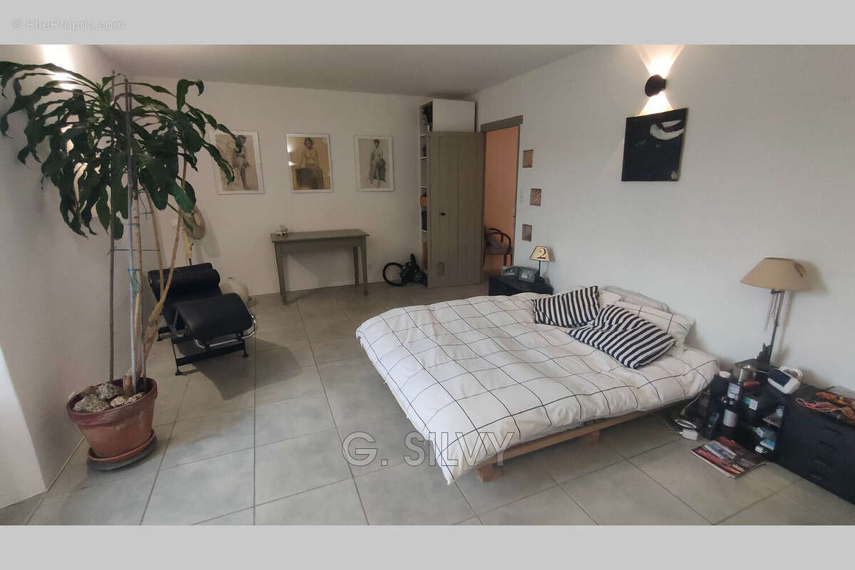 Maison à SUZE-LA-ROUSSE