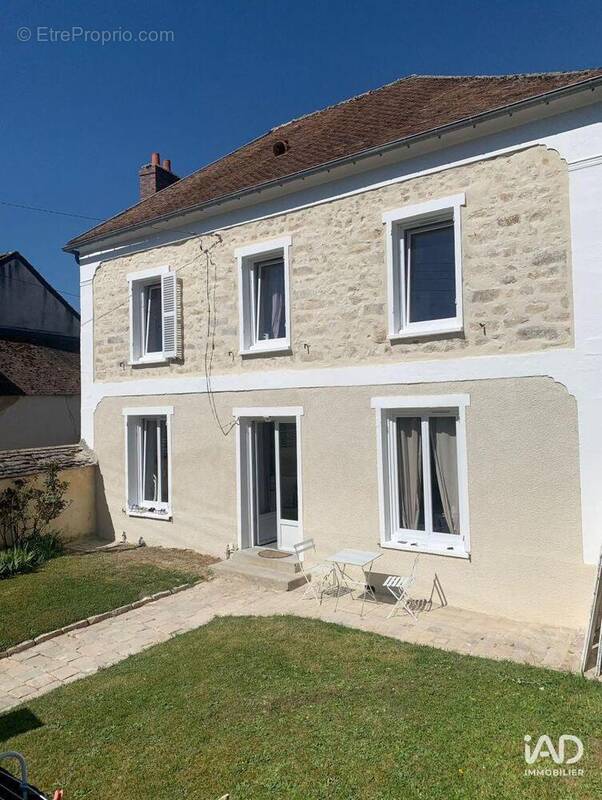 Photo 1 - Maison à VILLE-SAINT-JACQUES