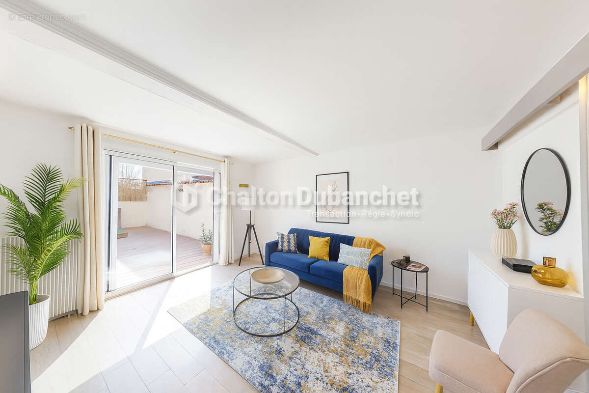 Appartement à LE COTEAU